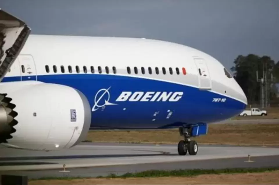 Boeing (Twitter)